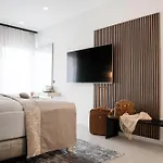 The Newsha Signature 4*