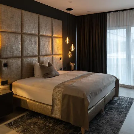 The Newsha Signature Hotel 4*