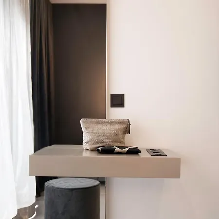 Hotel The Newsha Signature