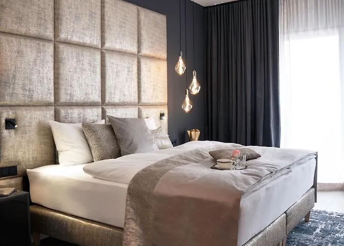 The Newsha Signature