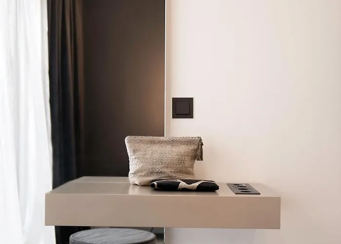 Hotel The Newsha Signature