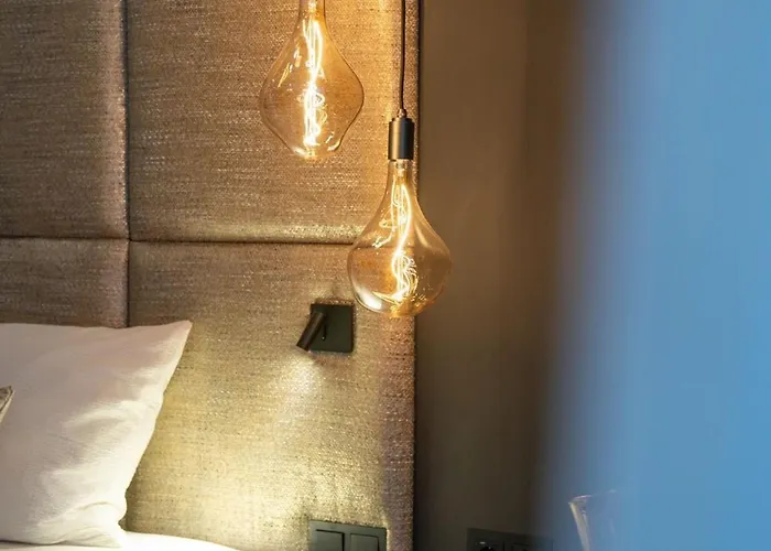 Hotel The Newsha Signature 4*