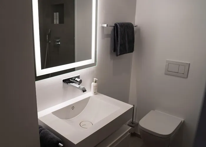 Hotel The Newsha Signature 4*